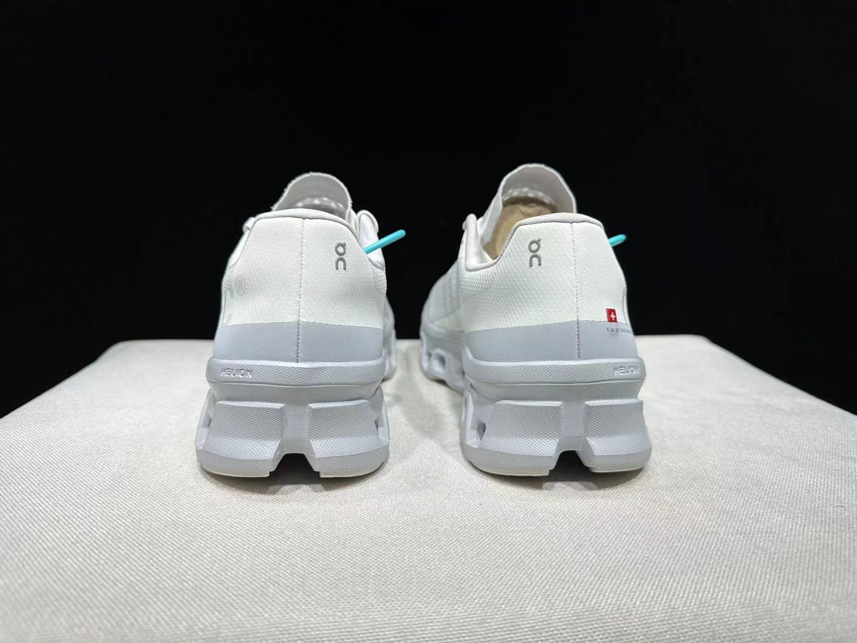 On Running Cloudmonster Sneakers Light gray