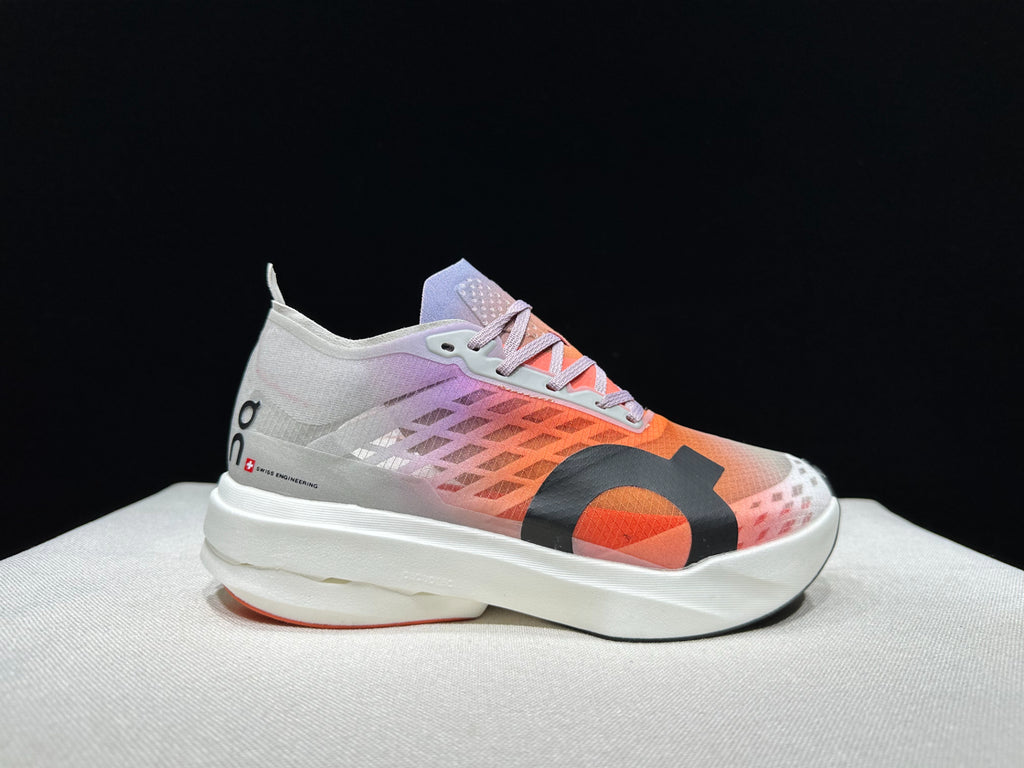 On Cloudboom Strike Running Shoes White/Horizon