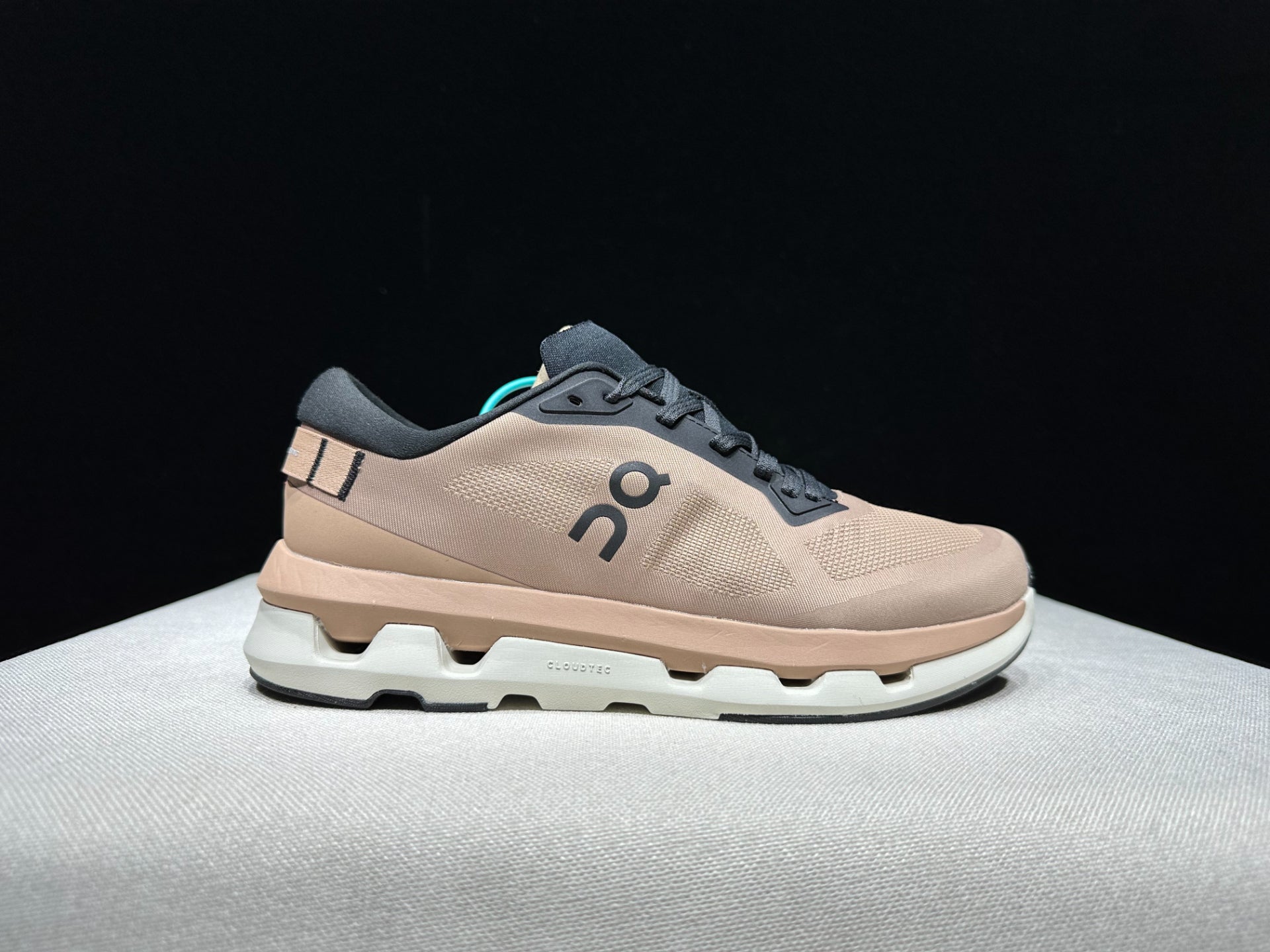 On Running Cloudzone Kith Brown