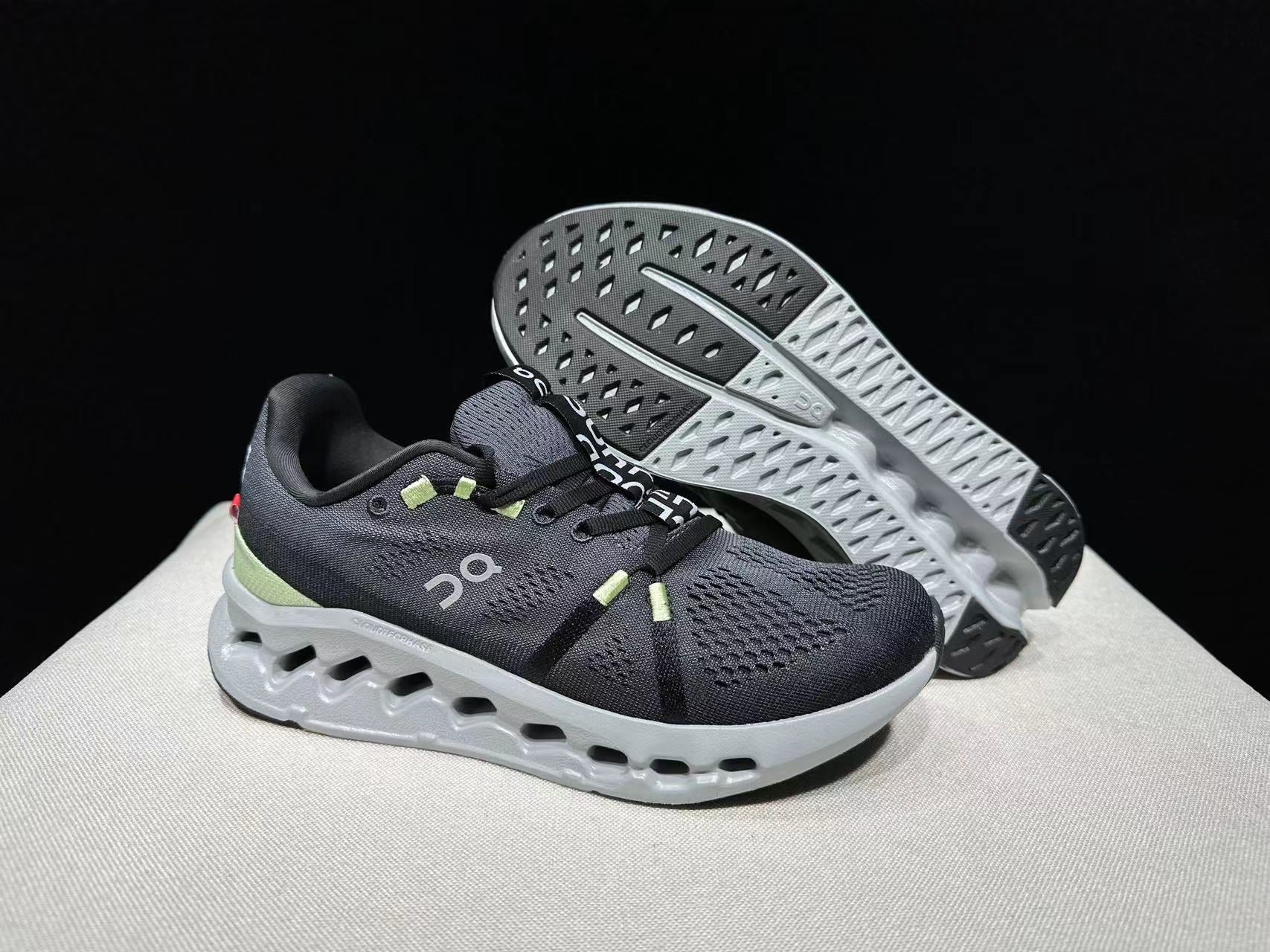 On Running Cloudsurfer Iron Glacier