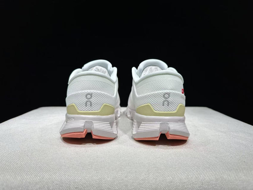 On Running Cloud X4 Ivory/Sand