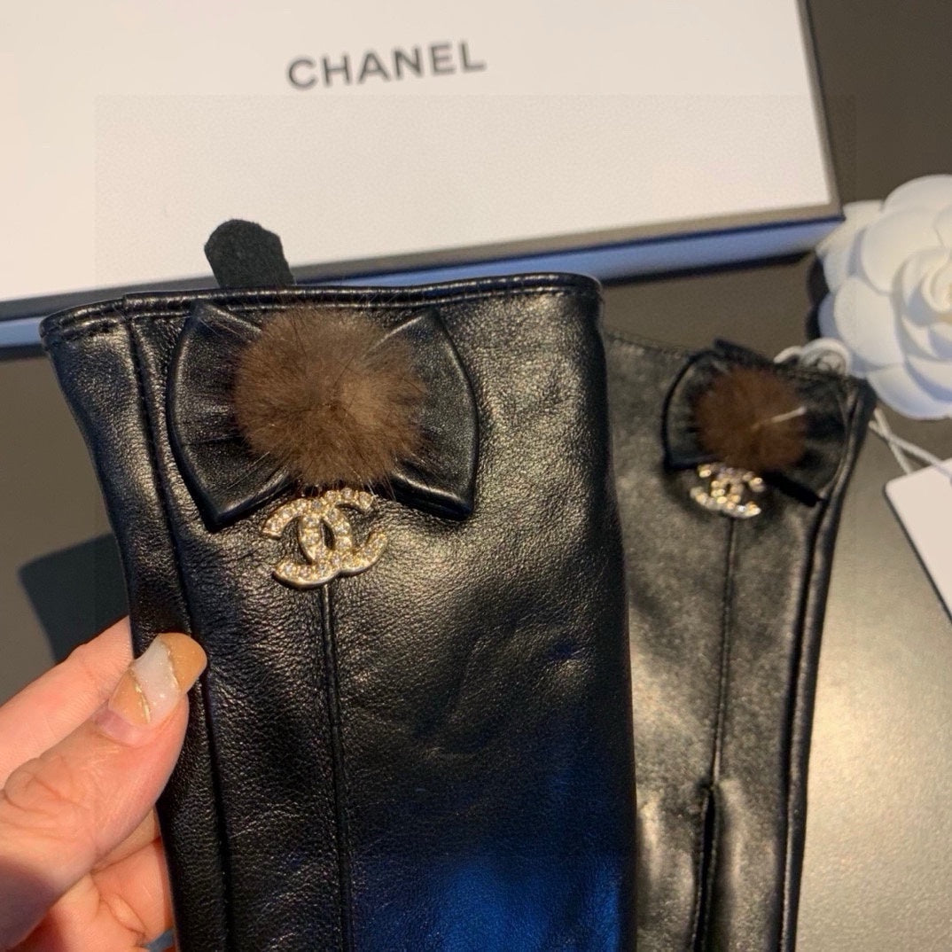 GLOVES IN BLACK LAMBSKIN 456328
