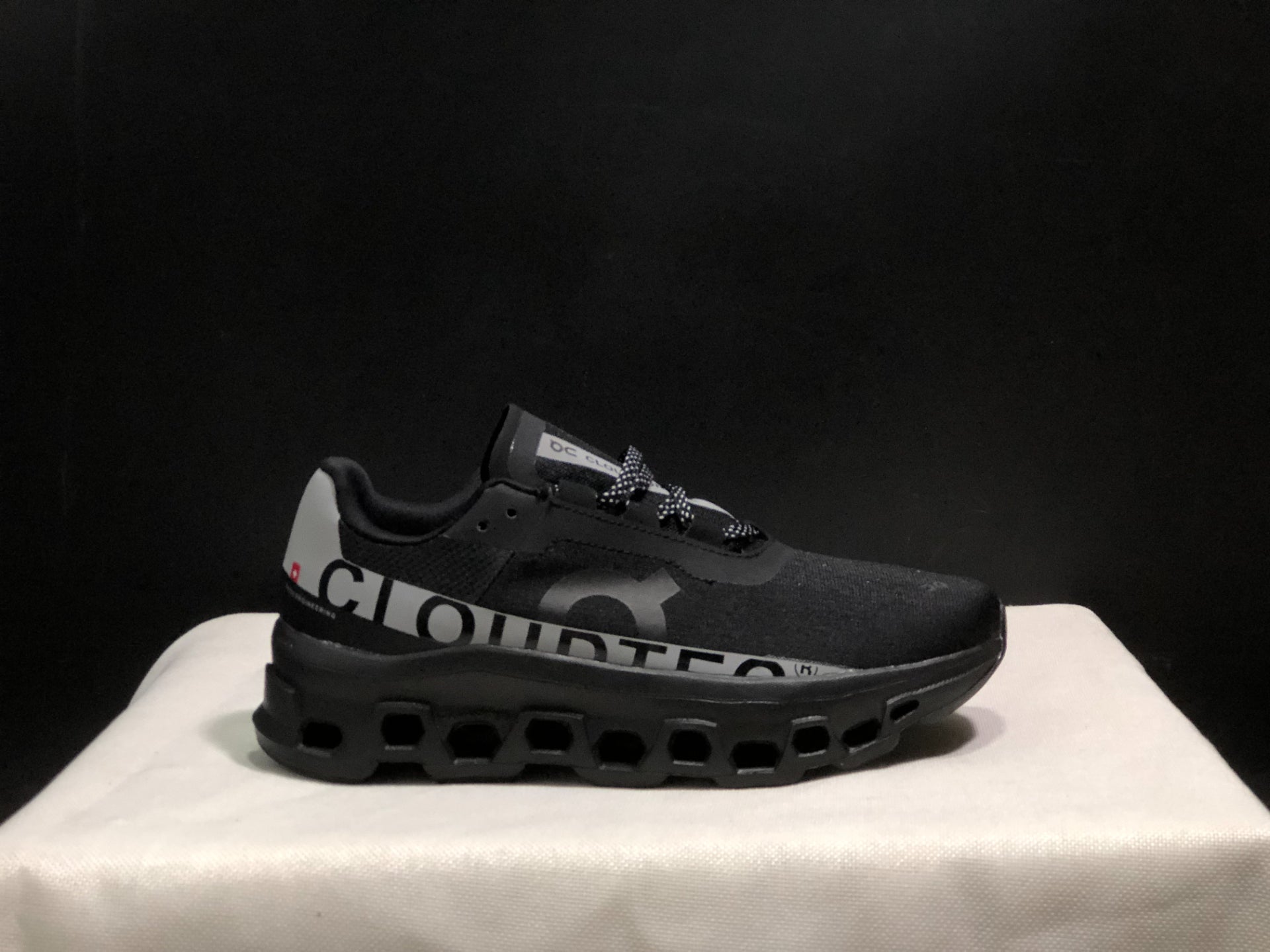 On Running Cloudmonster Sneakers Black | Gray