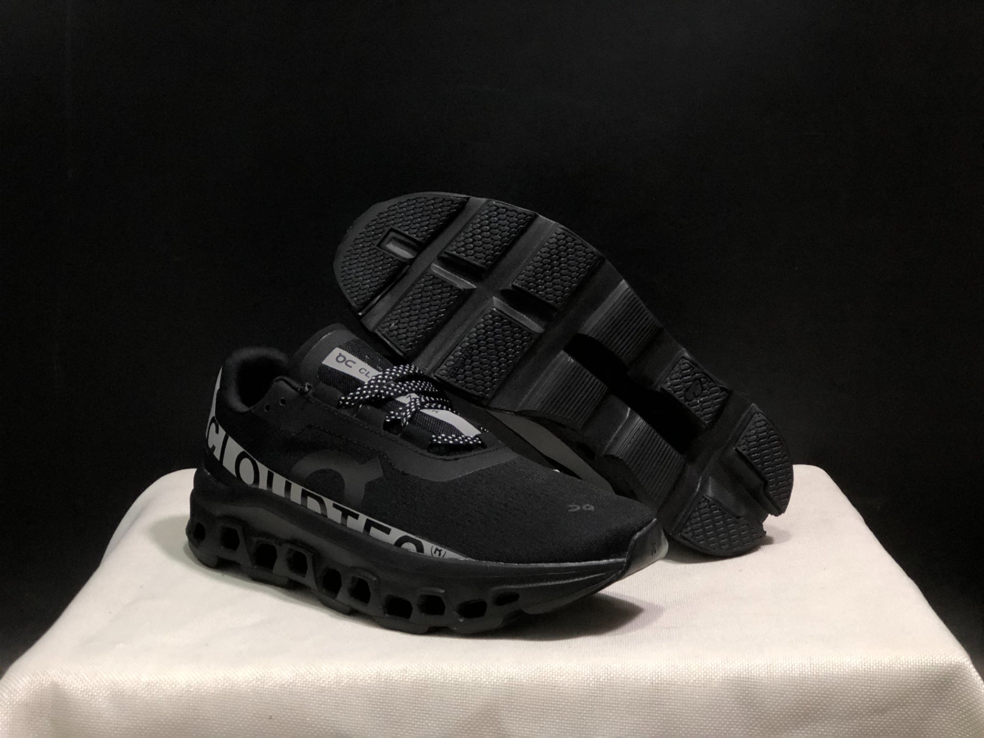 On Running Cloudmonster Sneakers Black | Gray