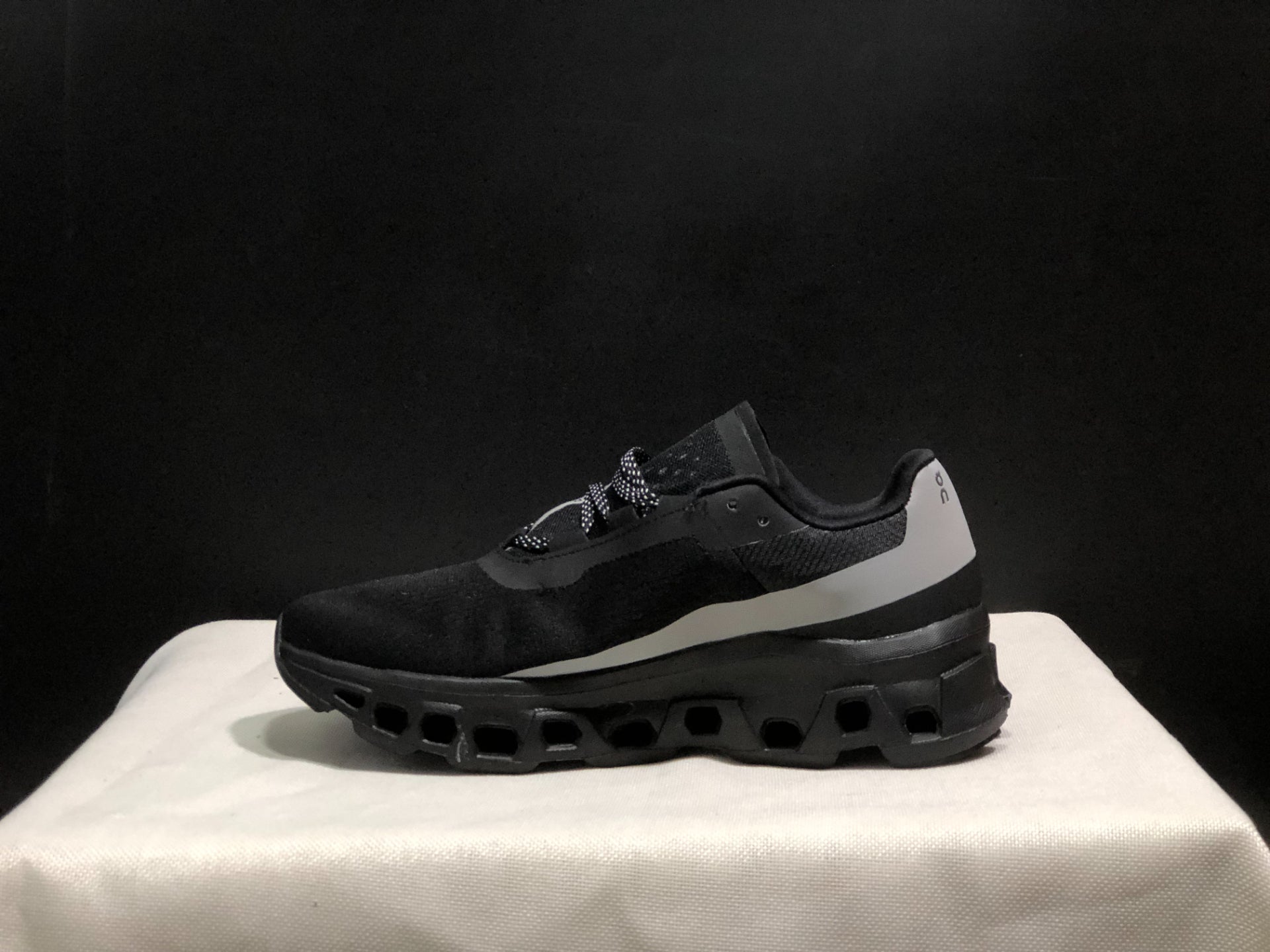 On Running Cloudmonster Sneakers Black | Gray