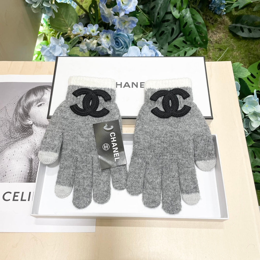 GLOVES IN DOVE GRAY WOOL WITH BLACK LOGO 425404