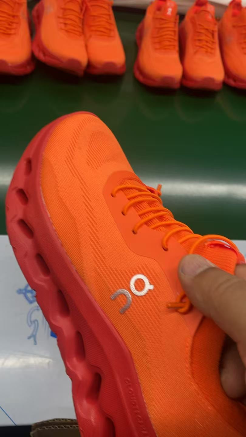 Running Cloudtilt "LOEWE Orange"