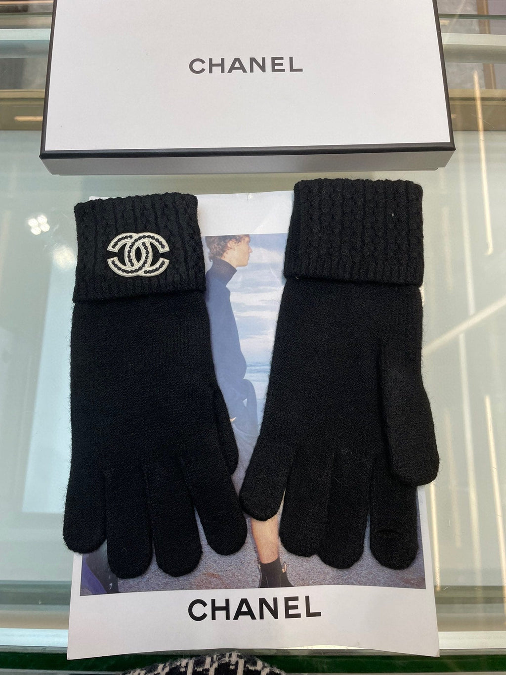GLOVES IN BLACK CASHMERE WITH WHITE LOGO 405907