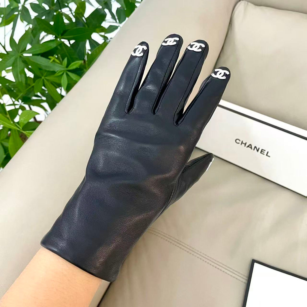 CC FW 25/26 Gloves Lambskin Black & White