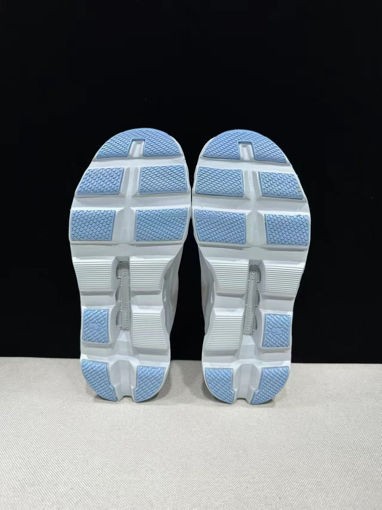On Running Cloudmonster Sneakers White | Light blue