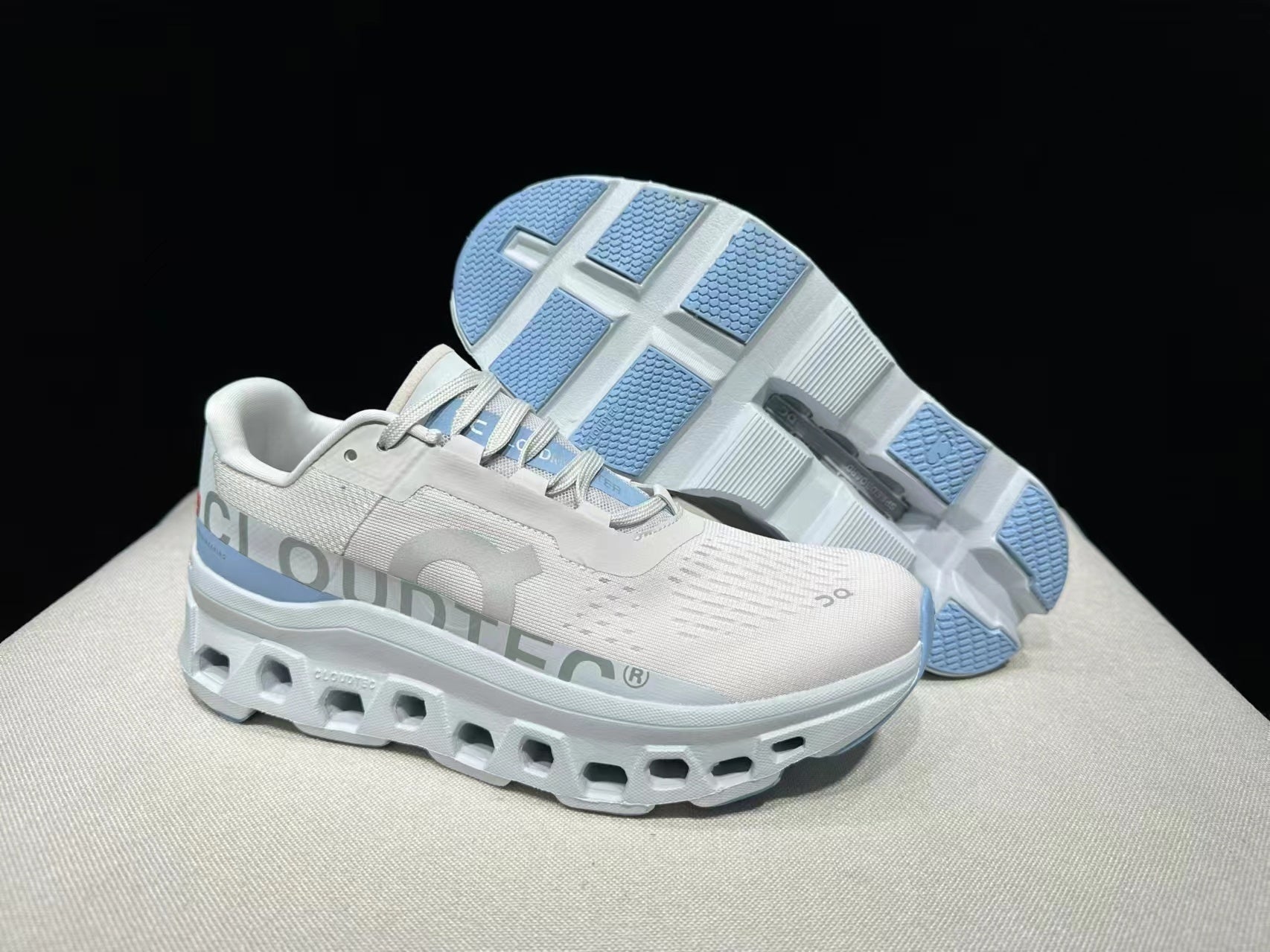 On Running Cloudmonster Sneakers White | Light blue