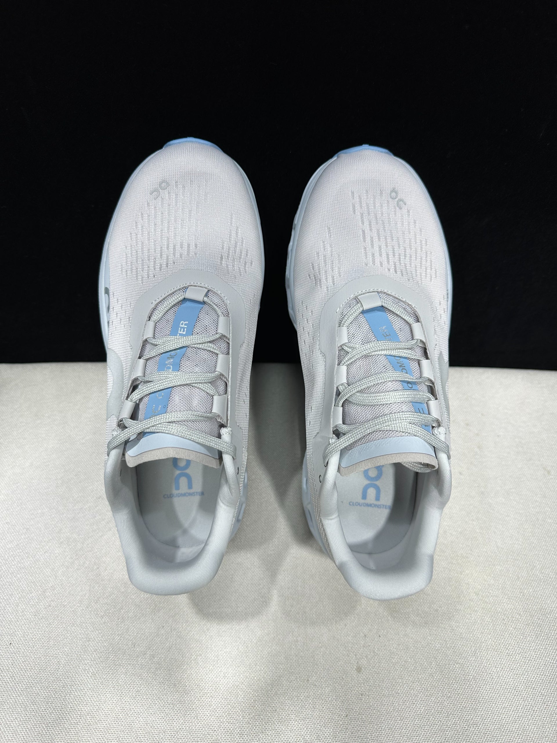 On Running Cloudmonster Sneakers White | Light blue