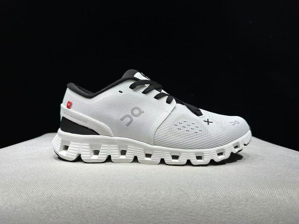 On Cloud X 4 Running Shoes Ivory White