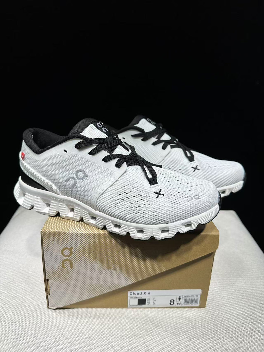 On Cloud X 4 Running Shoes Ivory White