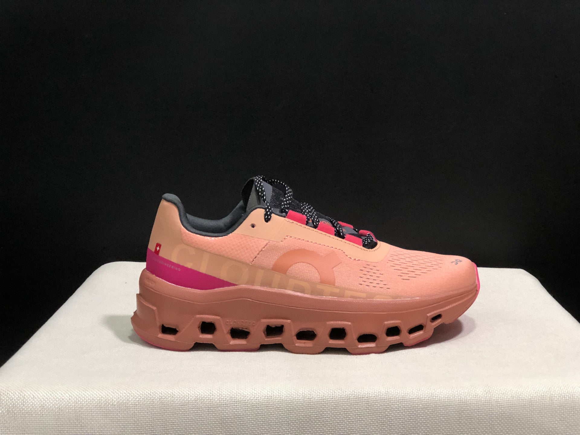 On Running Cloudmonster Sneakers Rose Pink