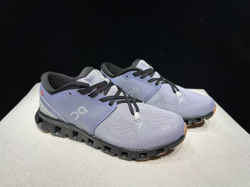 On Running Cloud X 4 Feather/Black