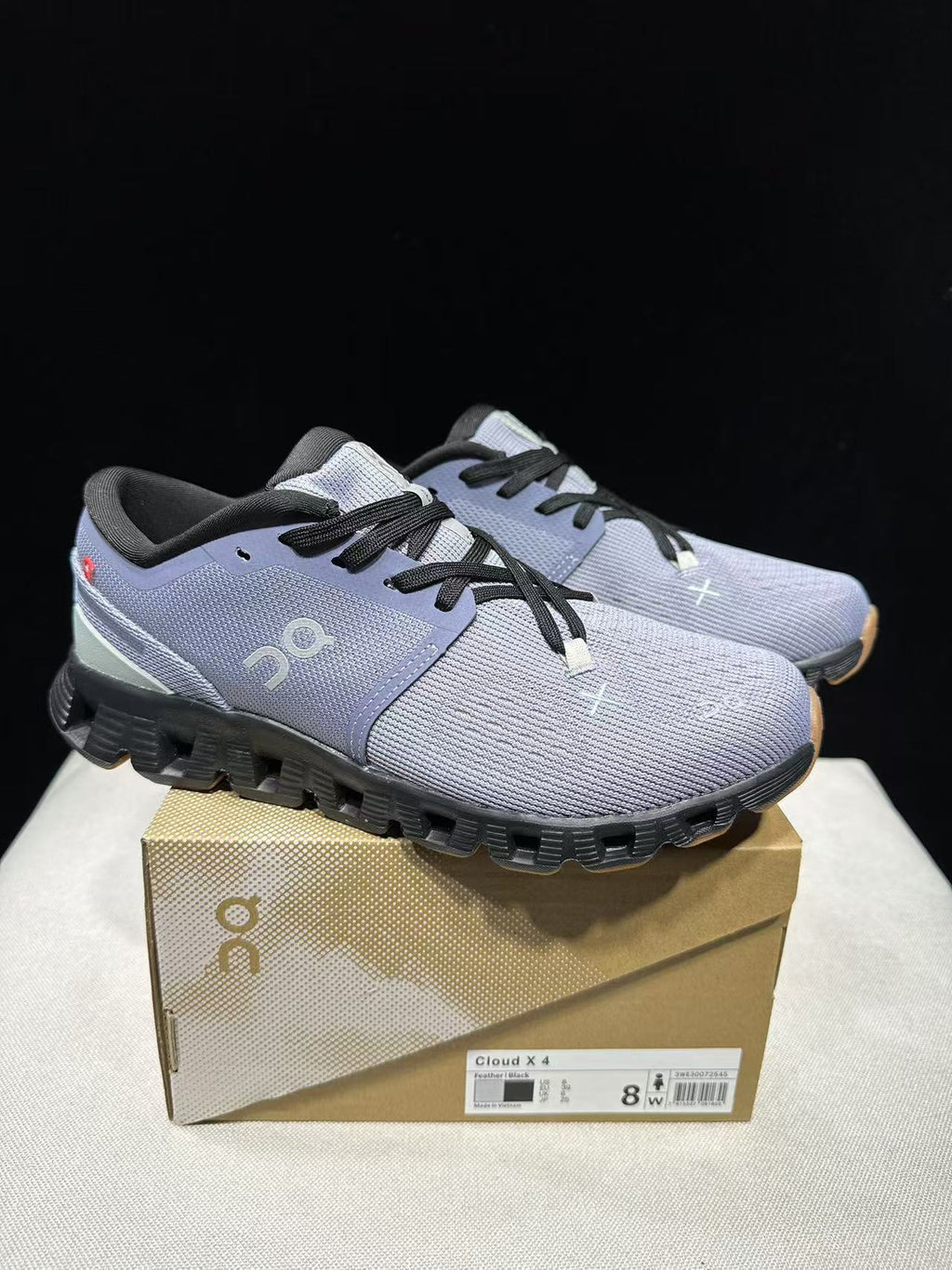 On Running Cloud X 4 Feather/Black