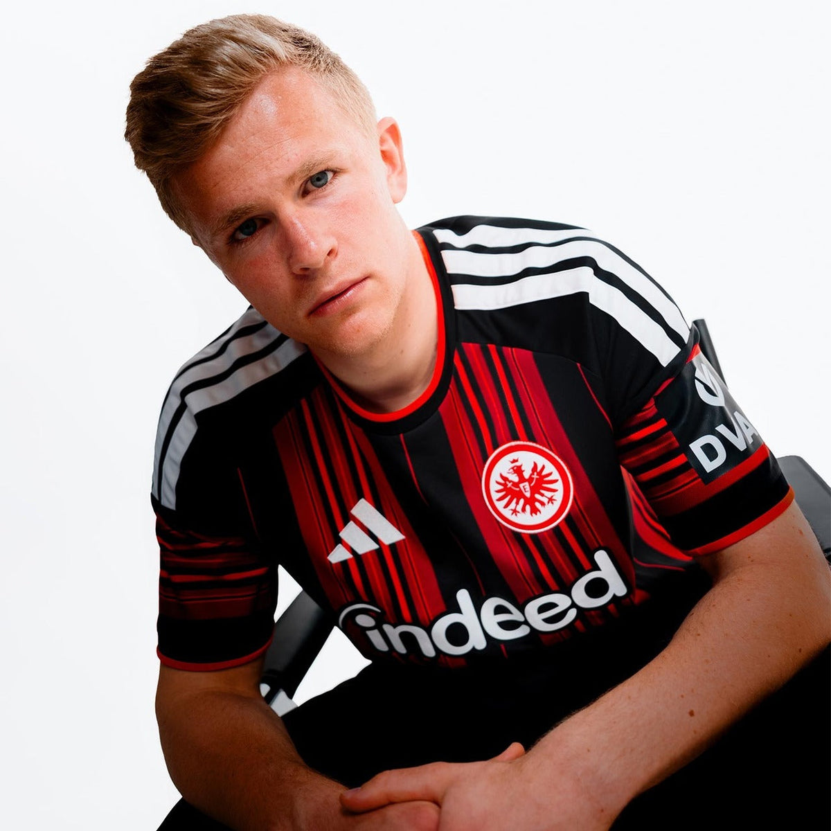 Eintracht Frankfurt 2026/27 Home Jersey (Custom)