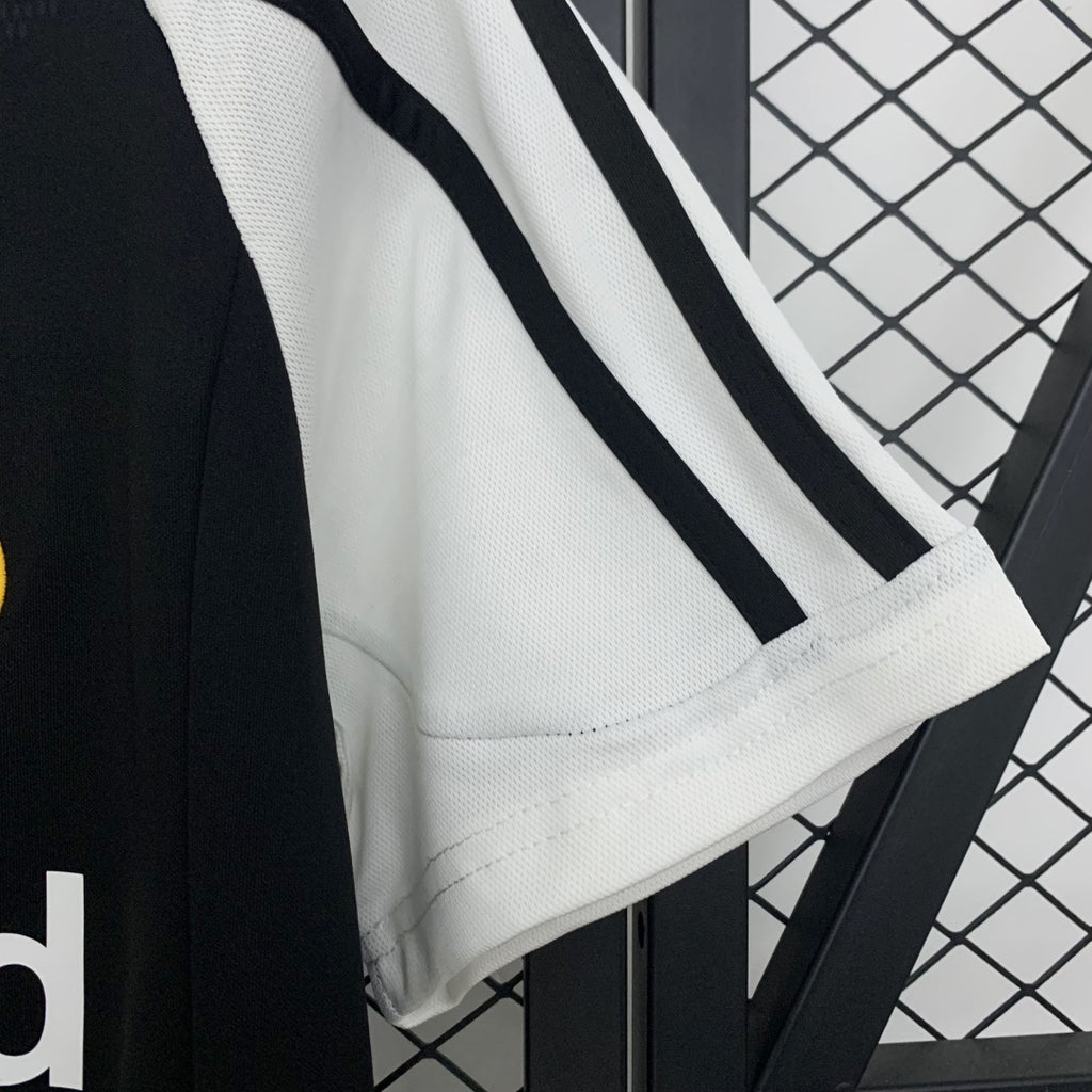 Retro Real Madrid Away Jersey 2001/02