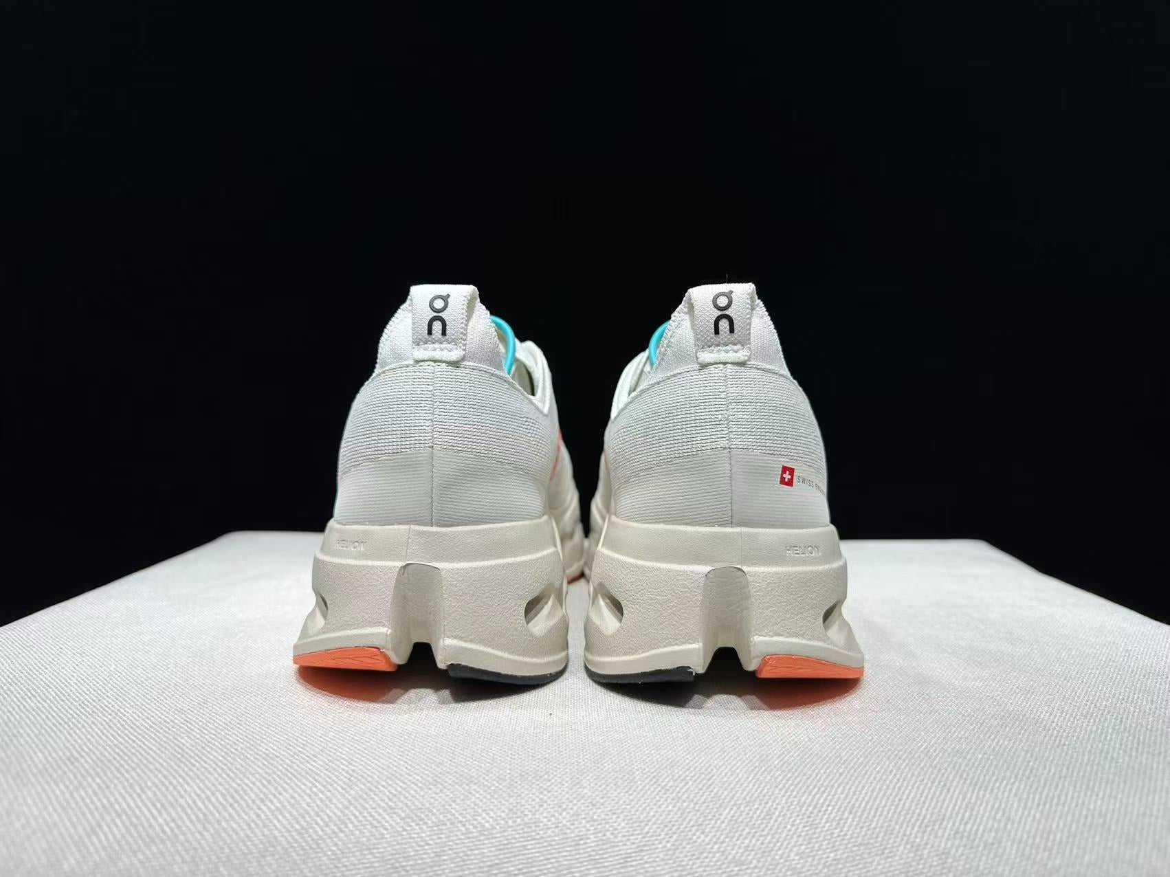 On Cloudsurfer Max Road-Running Shoes Ivory | Salmon