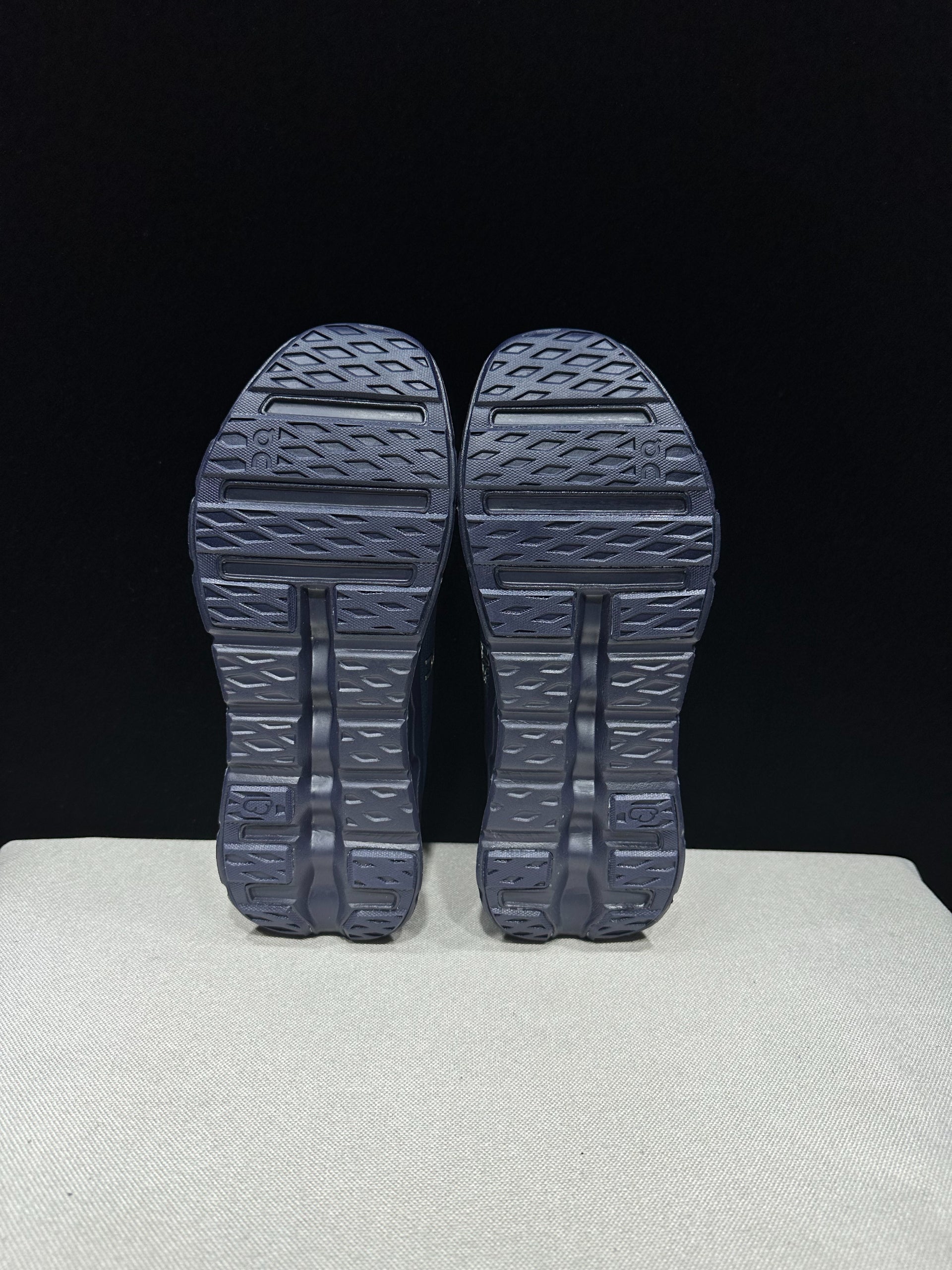 On Running Cloudtilt LOEWE All Navy