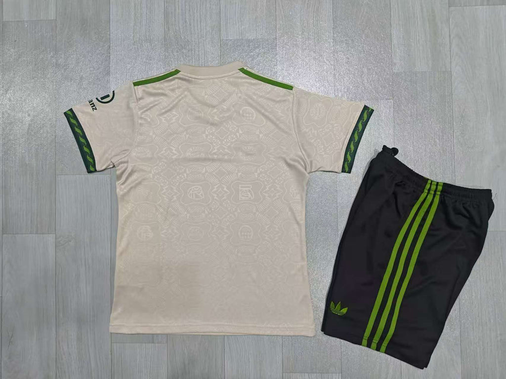 KIDS Bayern Munich "Oktoberfest" Special Kit – Beige/Green