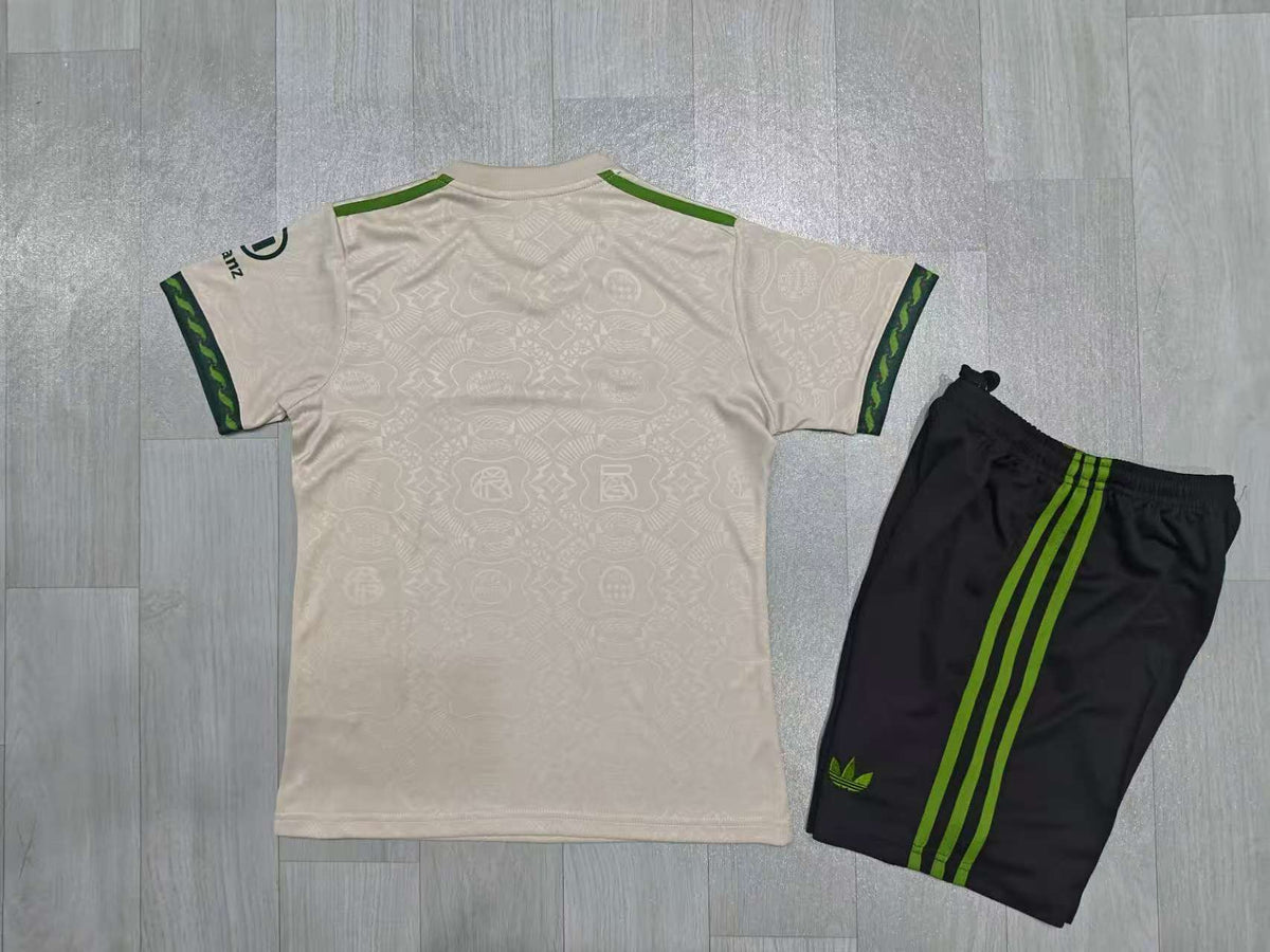 KIDS Bayern Munich "Oktoberfest" Special Kit – Beige/Green