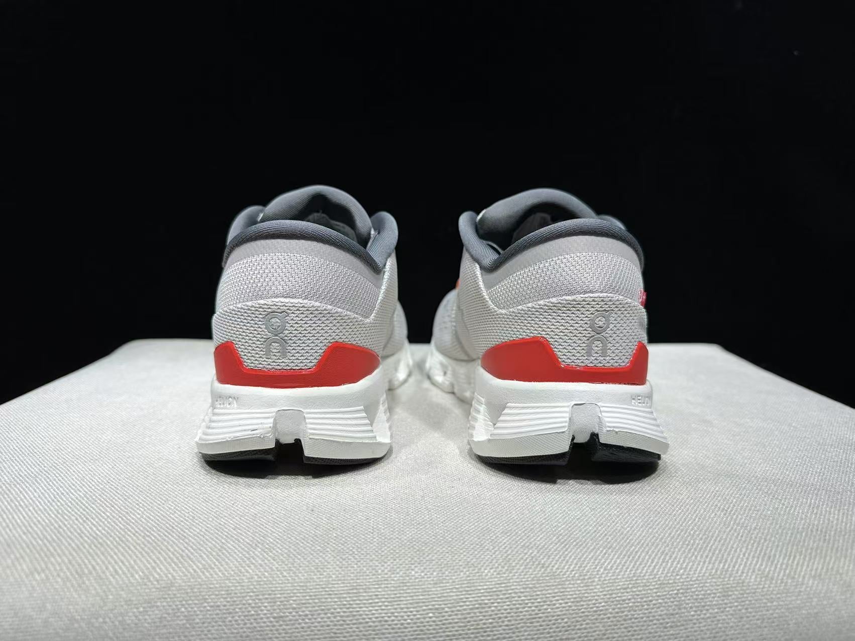 On Cloud X4 Silver/Flame
