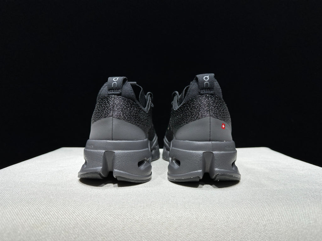 On Cloudsurfer Max Road-Running Shoes Black/Gray