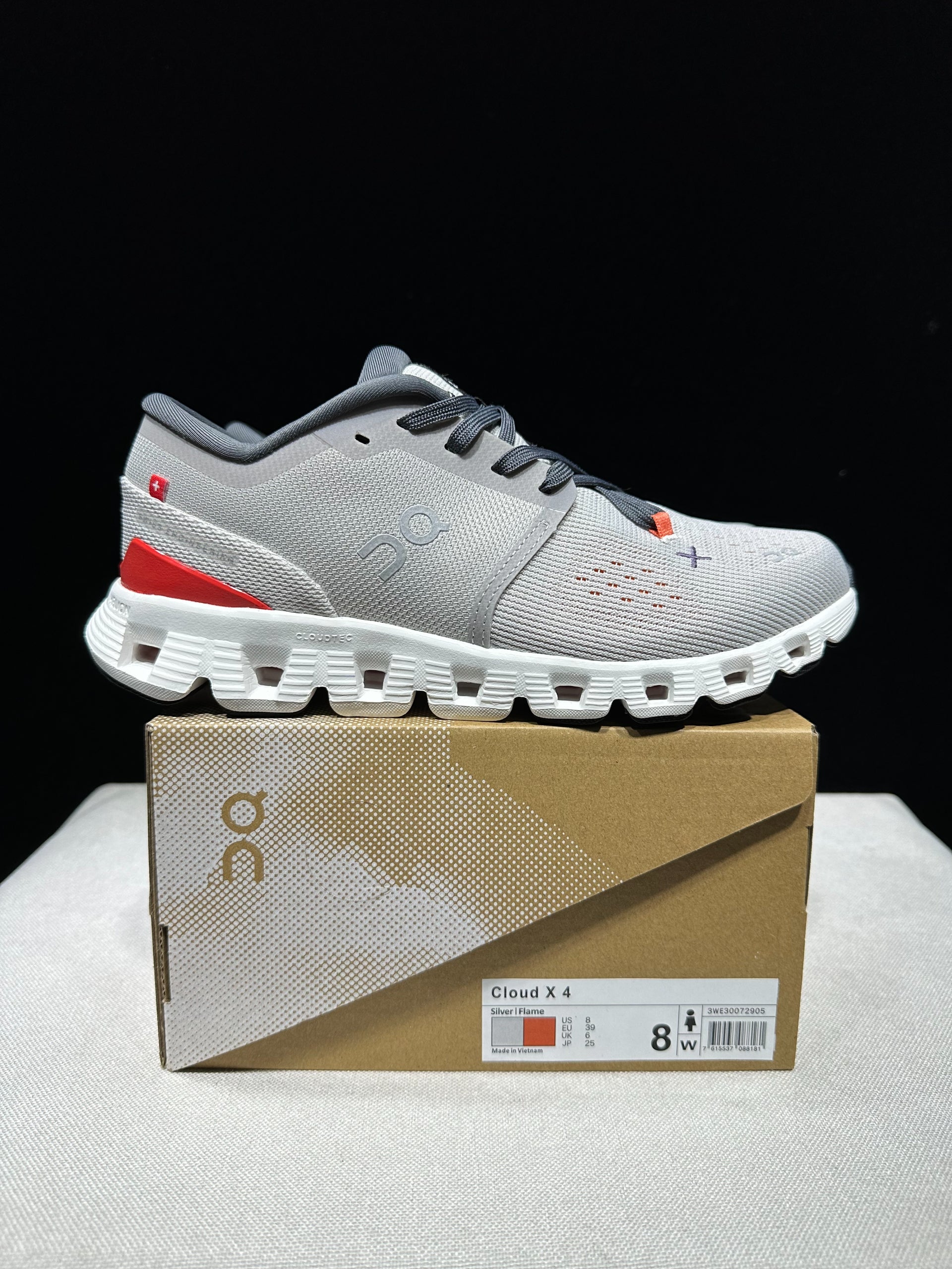 On Cloud X4 Silver/Flame