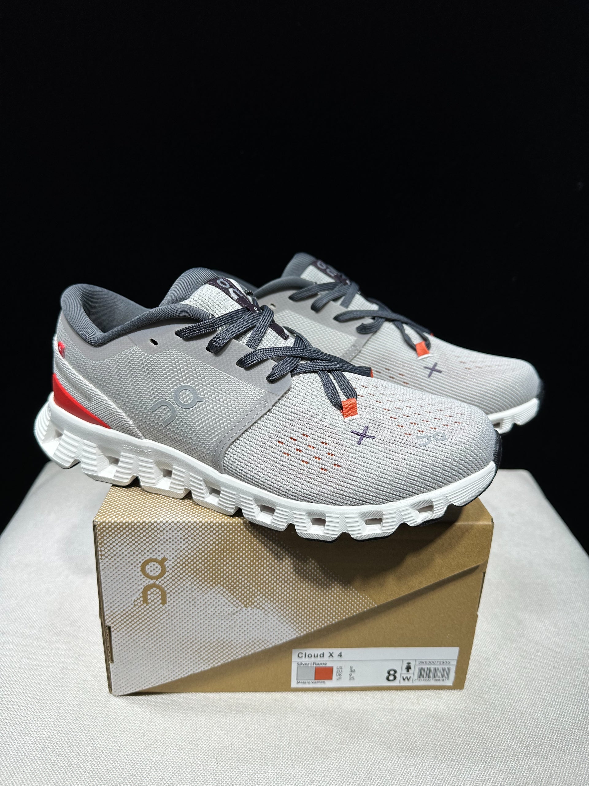 On Cloud X4 Silver/Flame