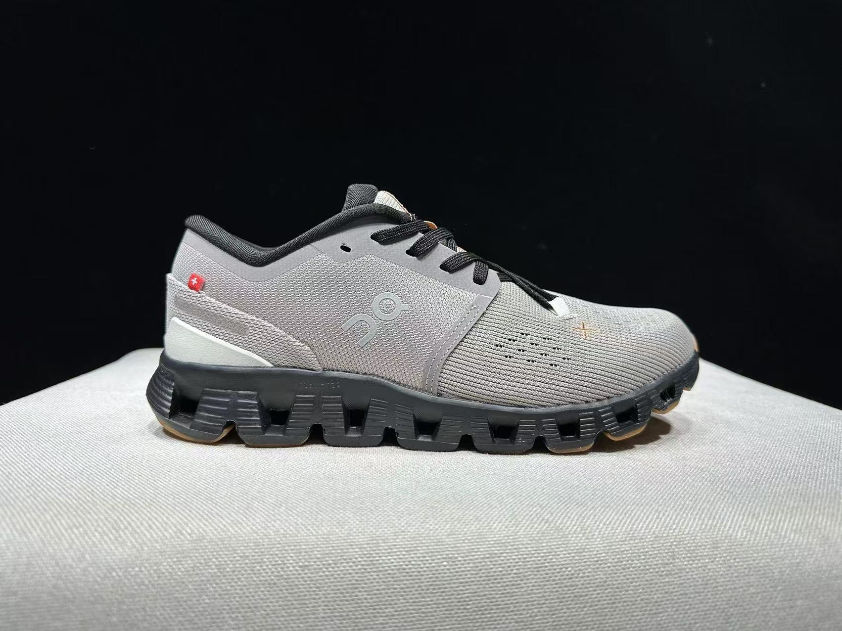 On CloudX4 - Fog/Black