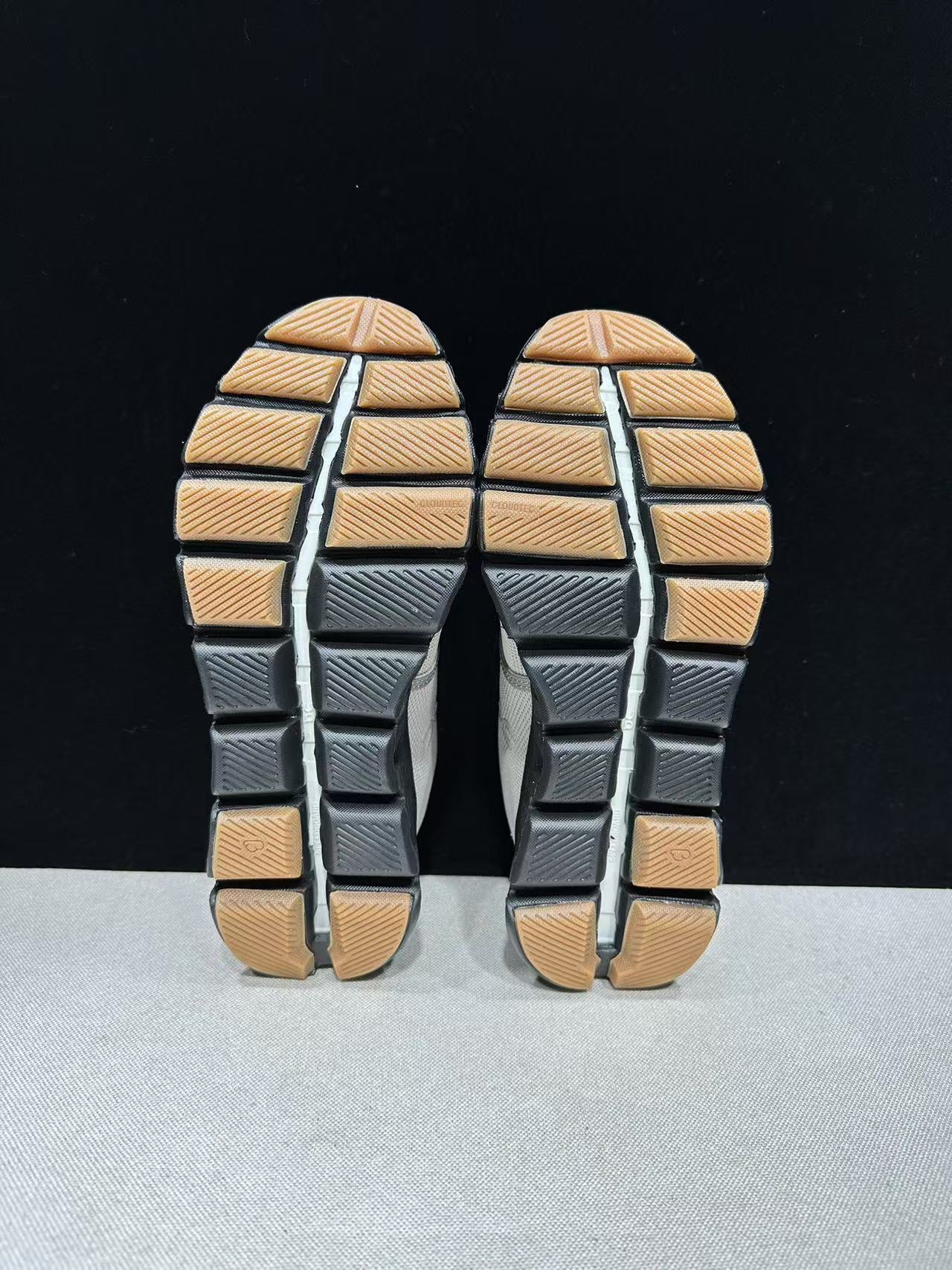 On CloudX4 - Fog/Black