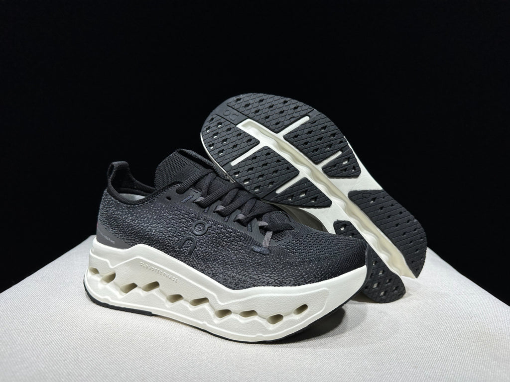 On Cloudsurfer Max Road-Running Shoes Black/White