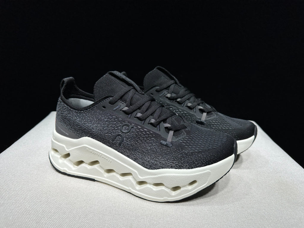 On Cloudsurfer Max Road-Running Shoes Black/White