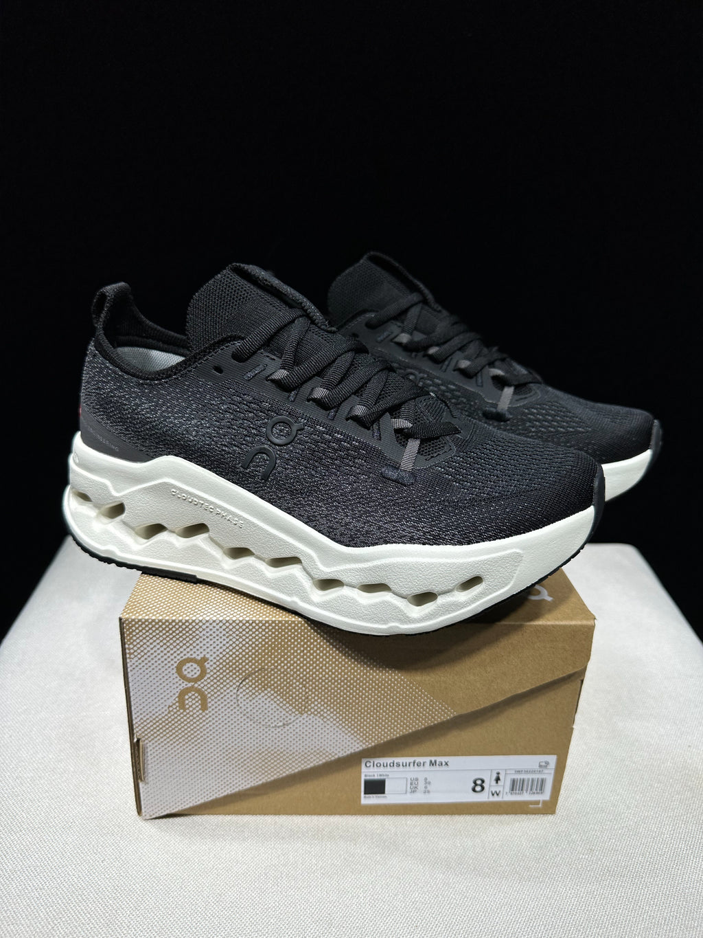 On Cloudsurfer Max Road-Running Shoes Black/White