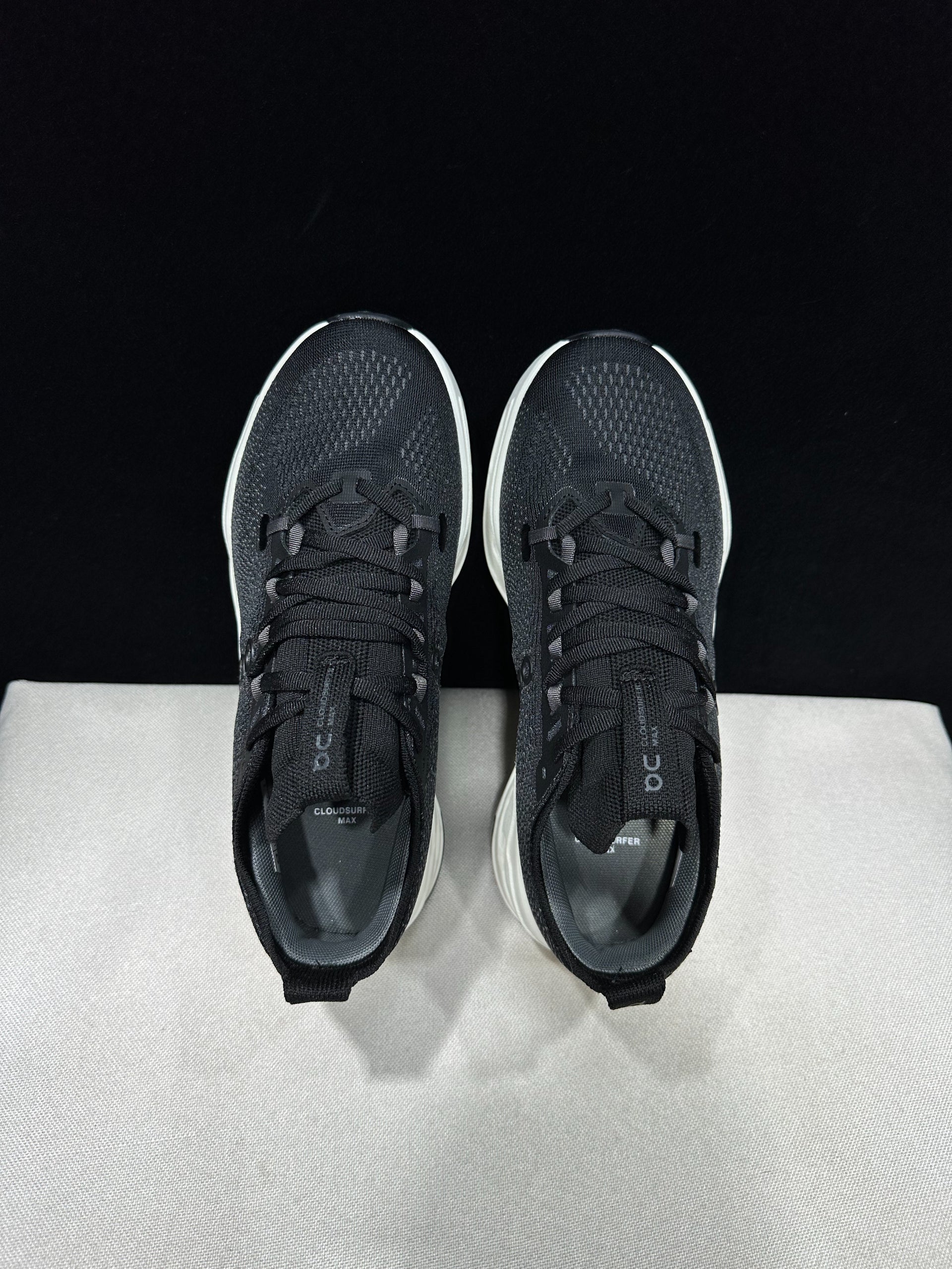 On Cloudsurfer Max Road-Running Shoes Black/White