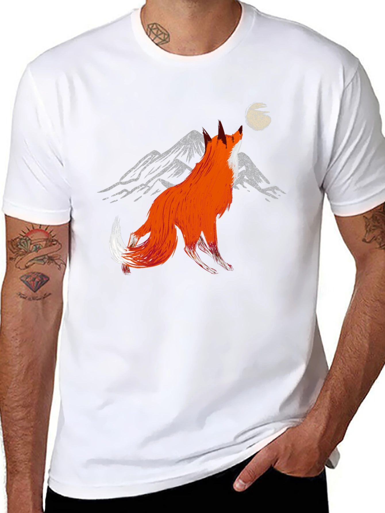 Fox Howling at Moon Graphic Tee - Stylish Black T-Shirt