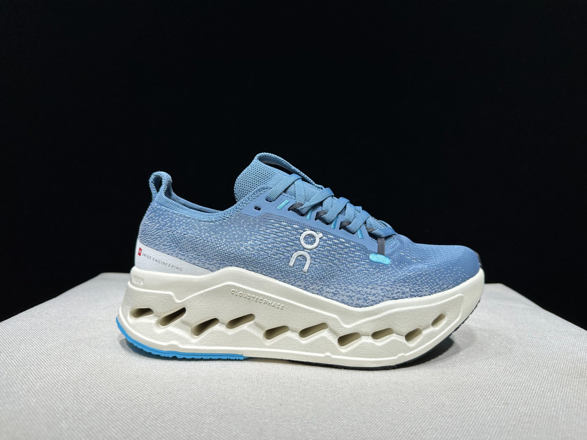 On Cloudsurfer Max Road-Running Shoes Cyan