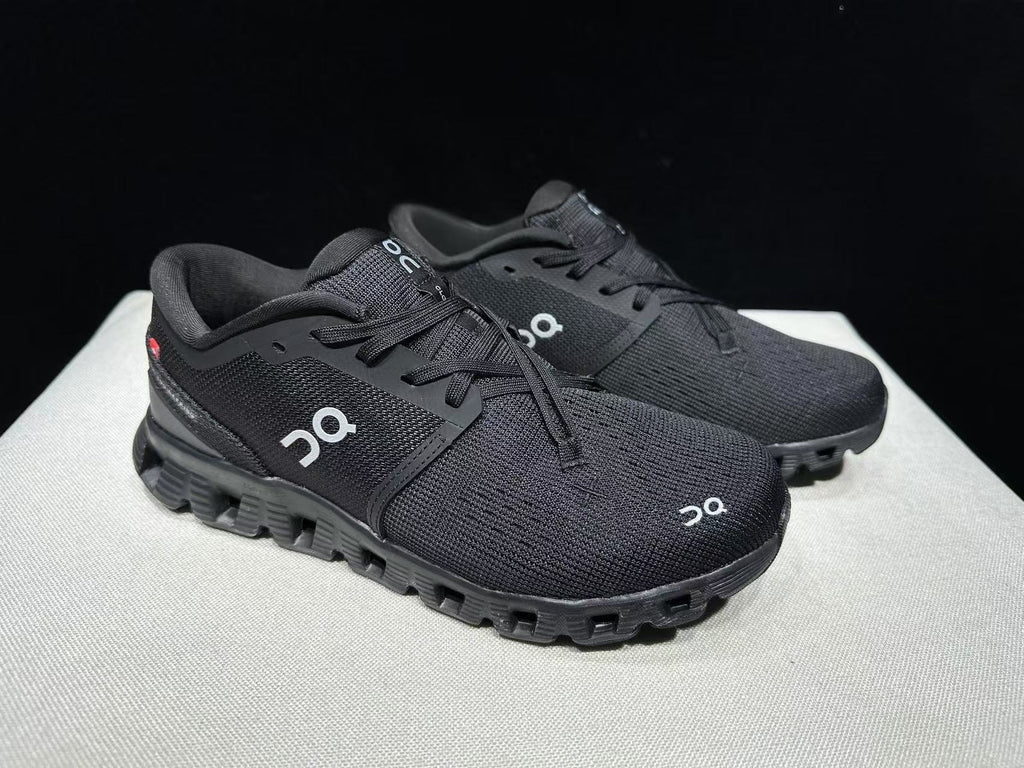 On running cloud x 4 black