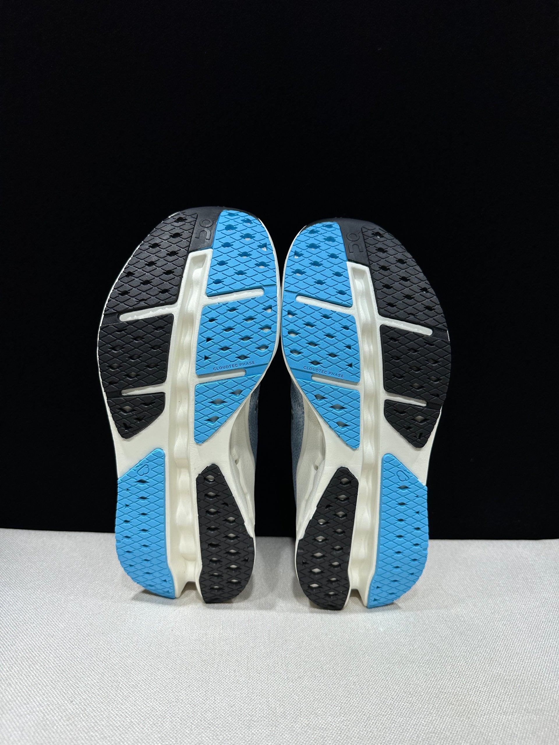 On Cloudsurfer Max Road-Running Shoes Cyan