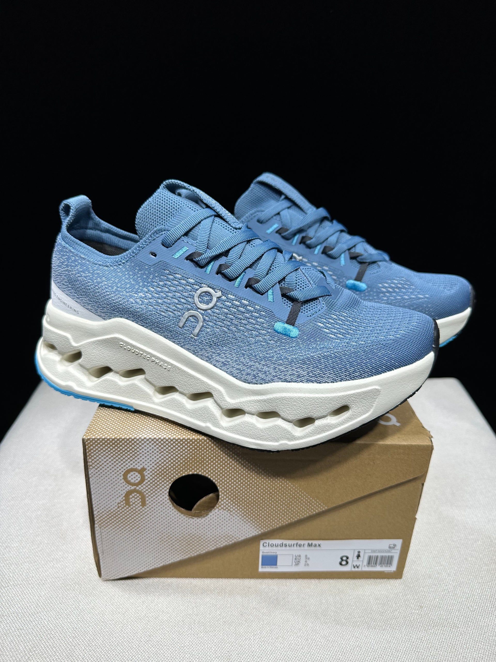 On Cloudsurfer Max Road-Running Shoes Cyan