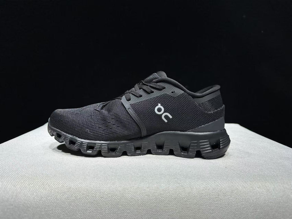 On running cloud x 4 black