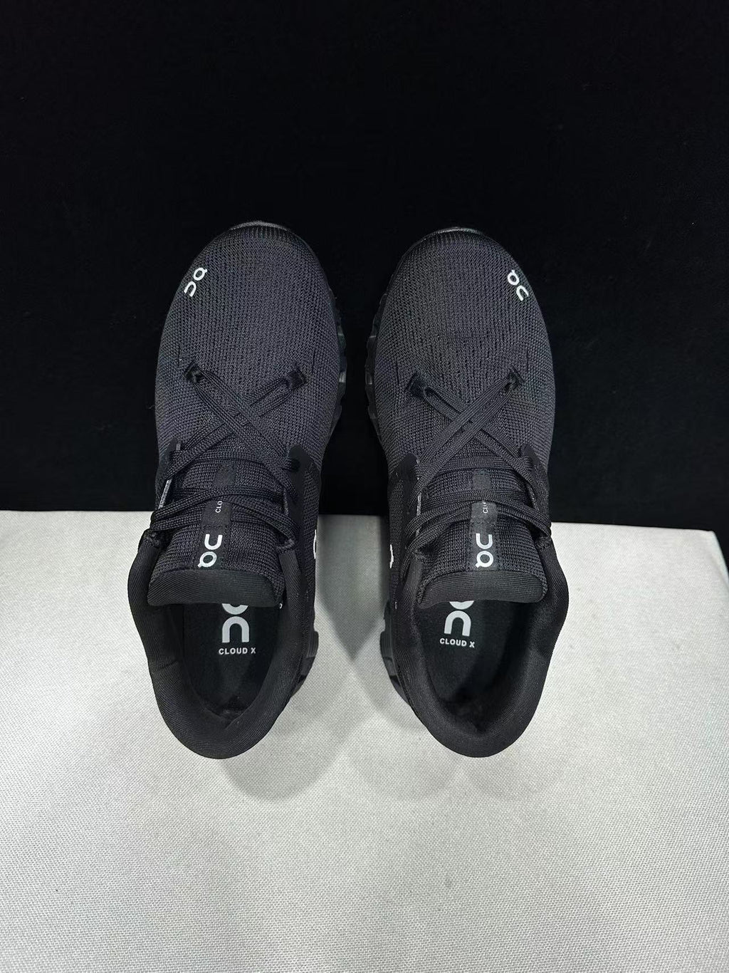 On running cloud x 4 black