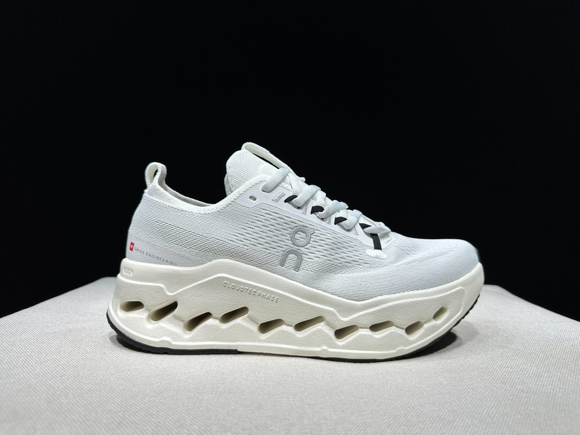 On Cloudsurfer Max Road-Running Shoes White