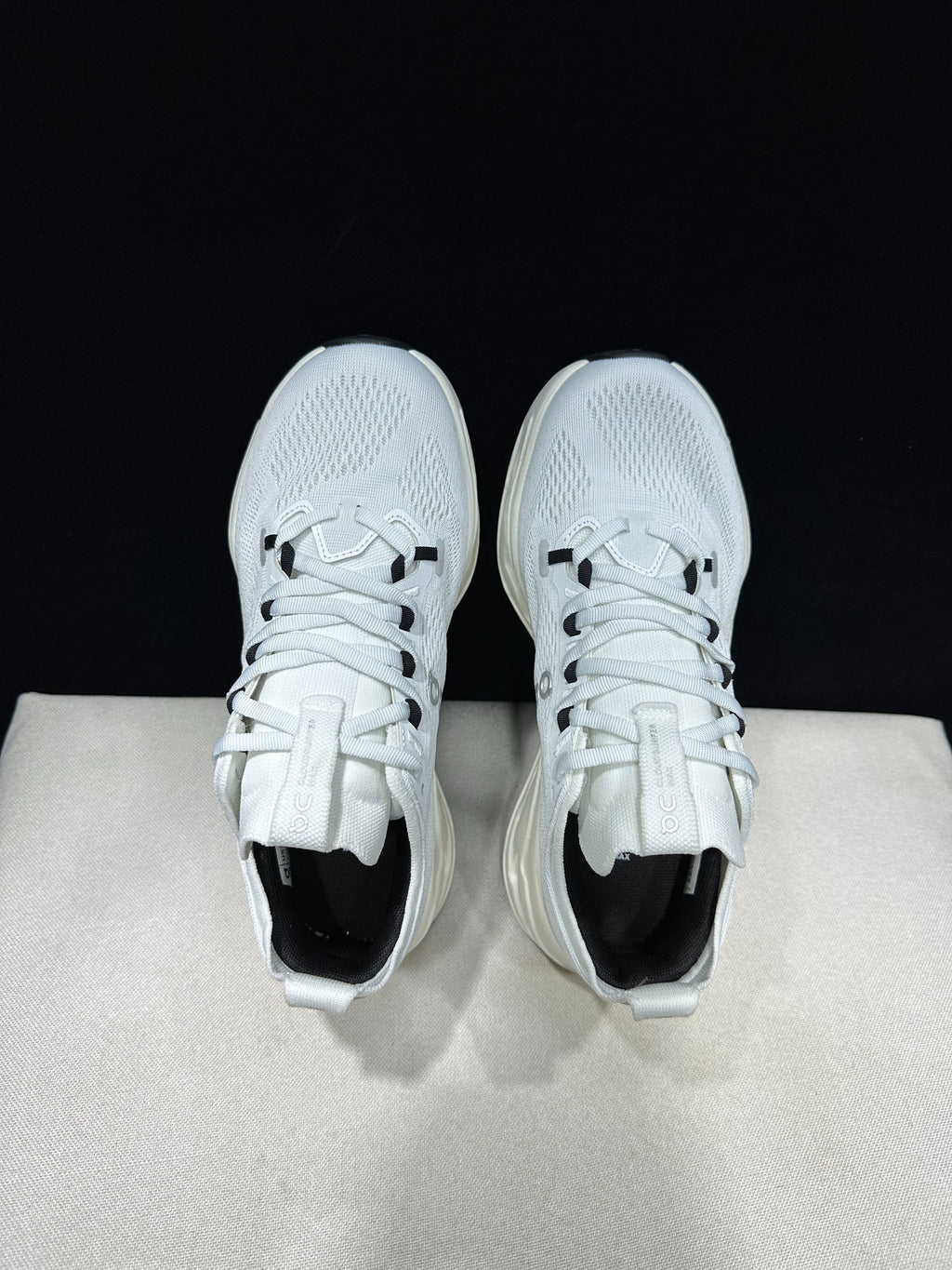 On Cloudsurfer Max Road-Running Shoes White