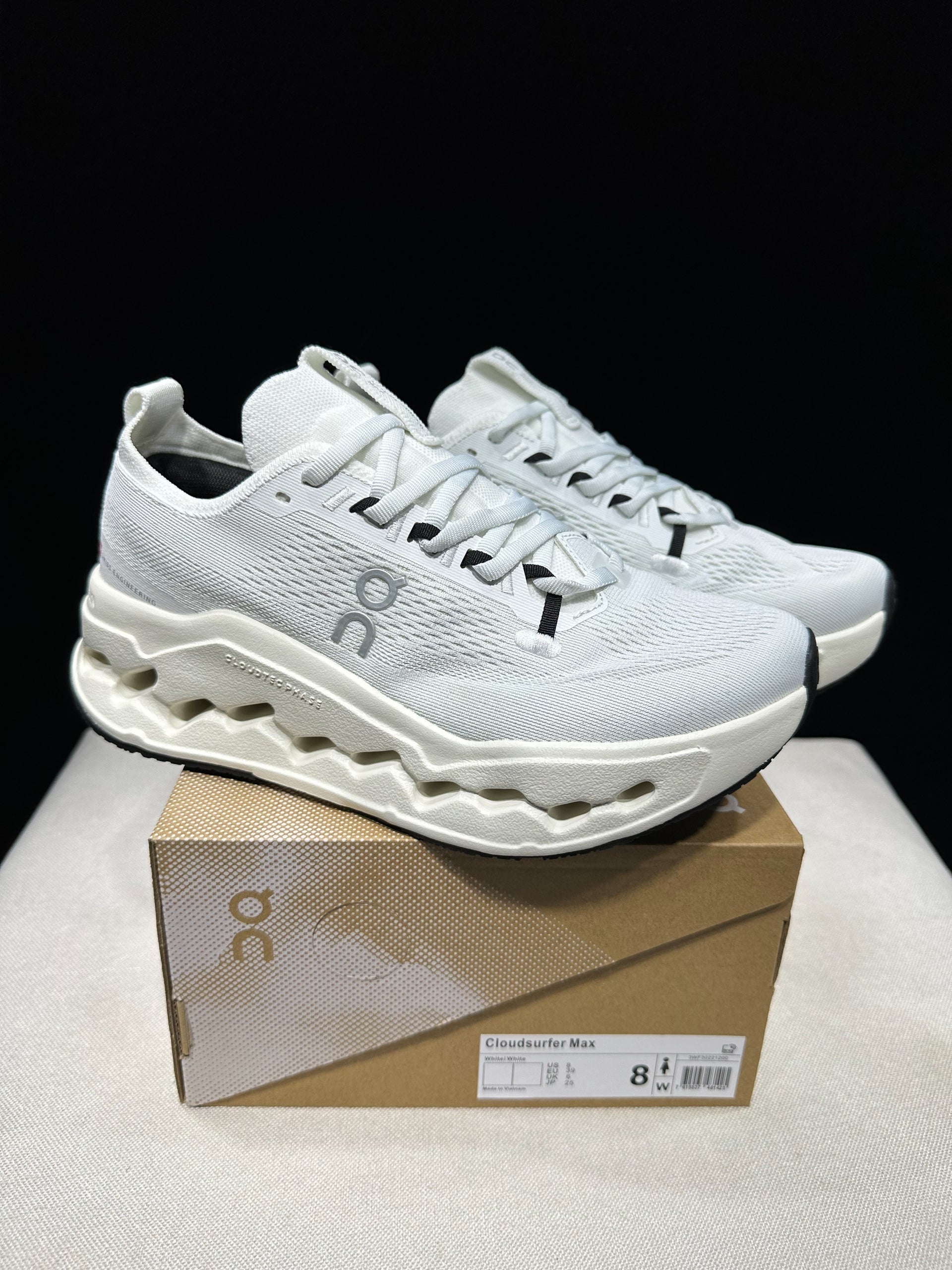 On Cloudsurfer Max Road-Running Shoes White