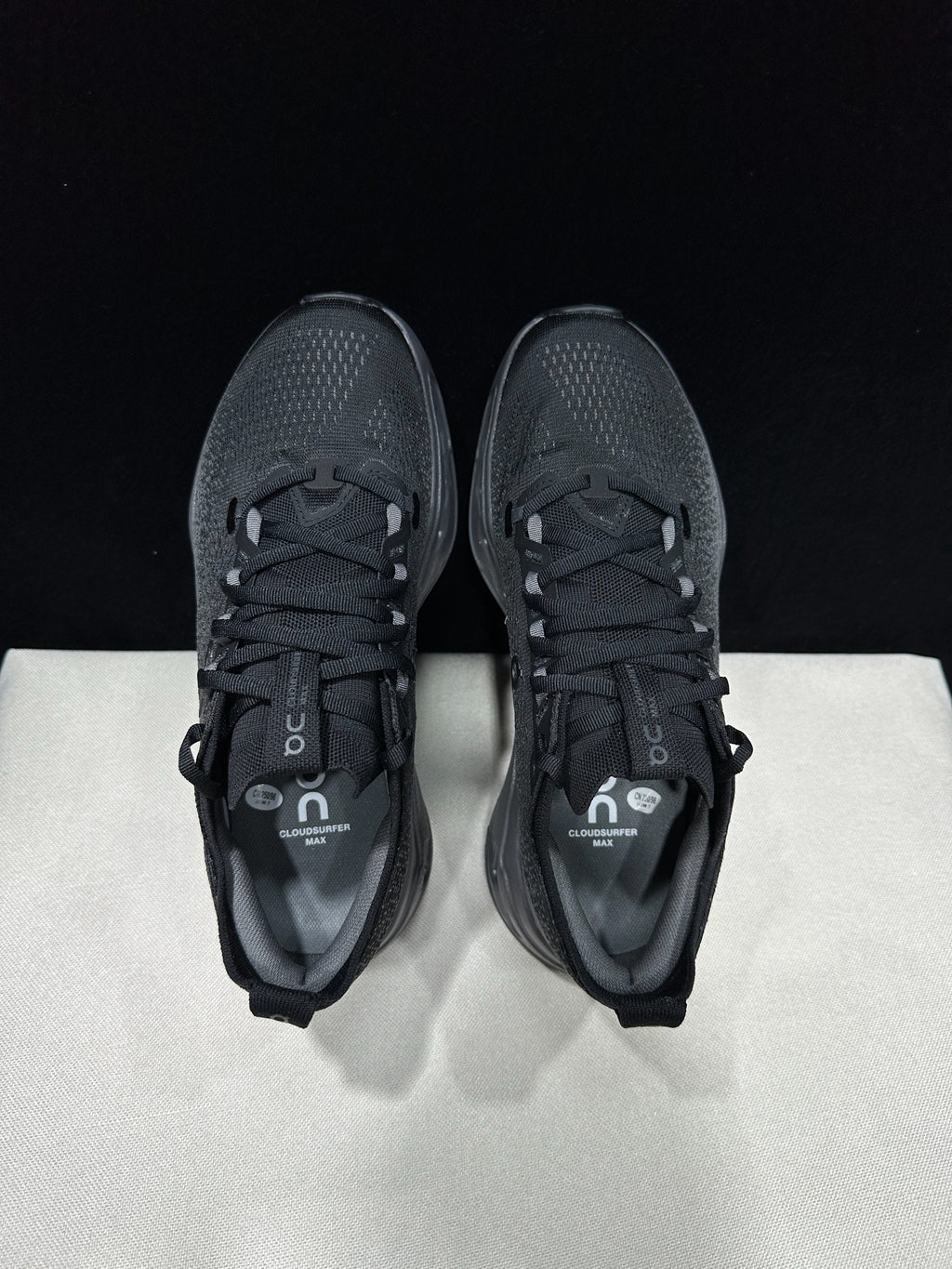 On Cloudsurfer Max Road-Running Shoes Black/Gray