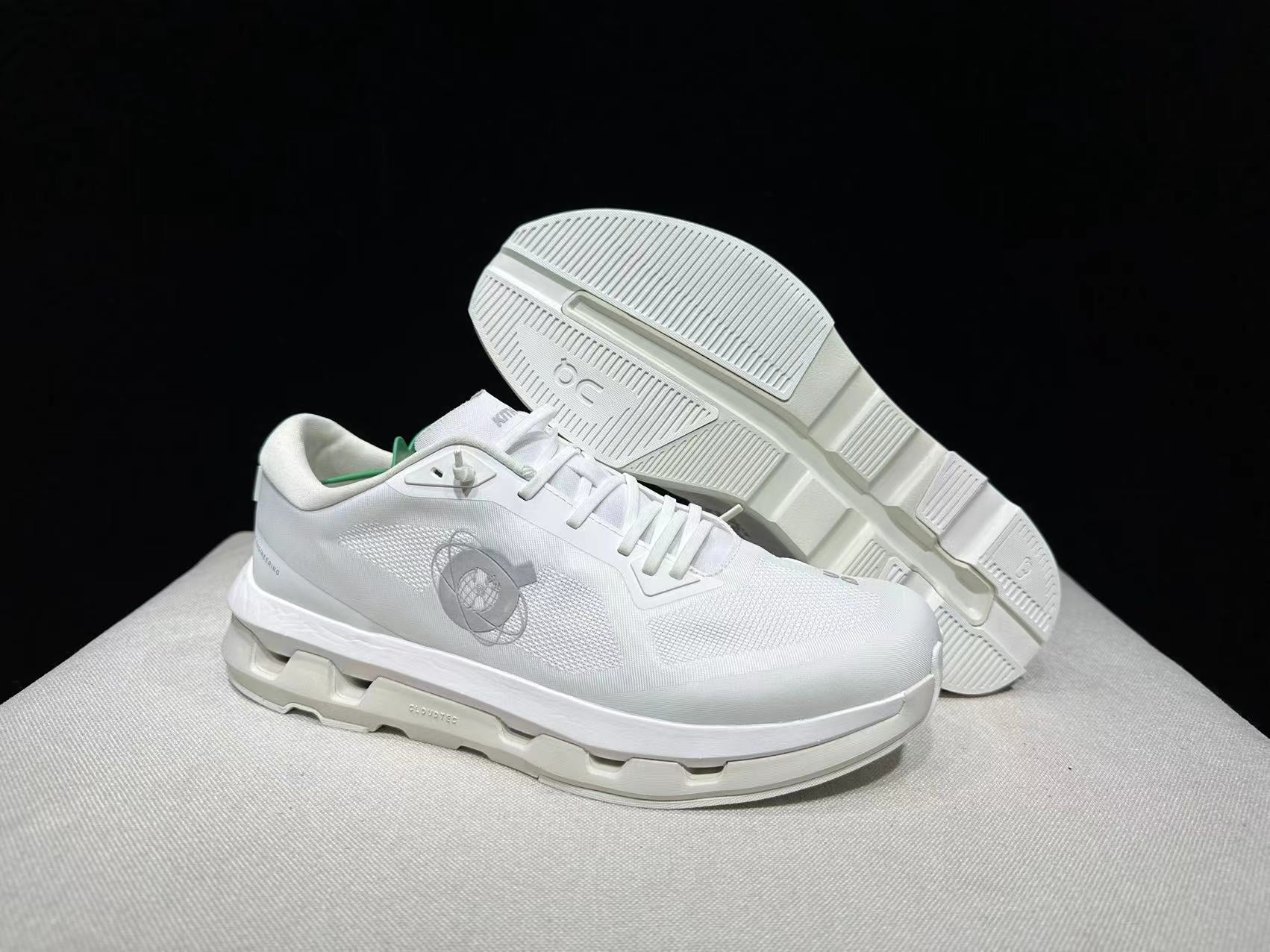On Running Cloudzone Kith White