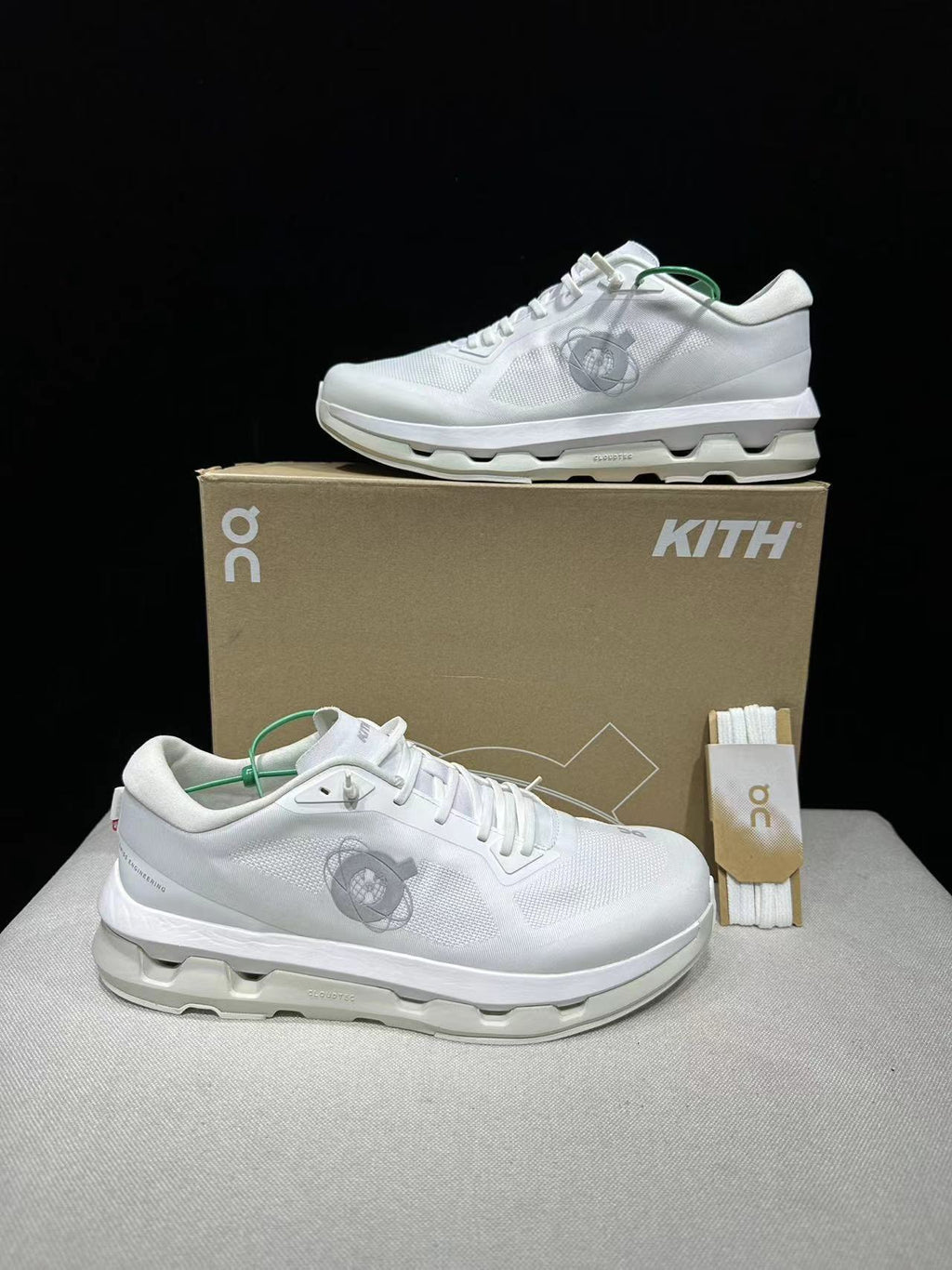 On Running Cloudzone Kith White
